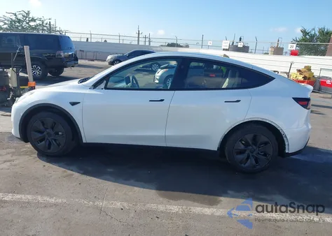 2024 Tesla Model Y Long Range Dual Motor All-Wheel Drive from USA, damaged, VIN 7SAYGAEE2RF195688